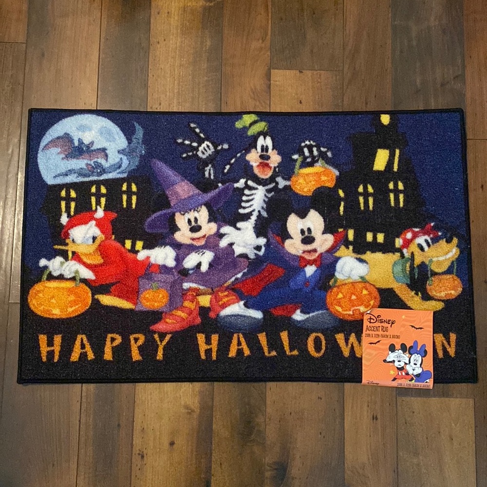 Disney Halloween Mickey and Friends Accent Rug NWT 🎃